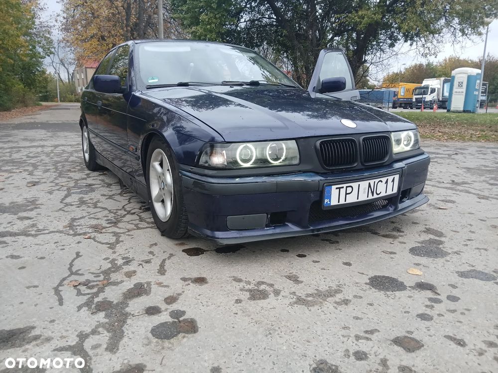 BMW E36 1995 photo 2