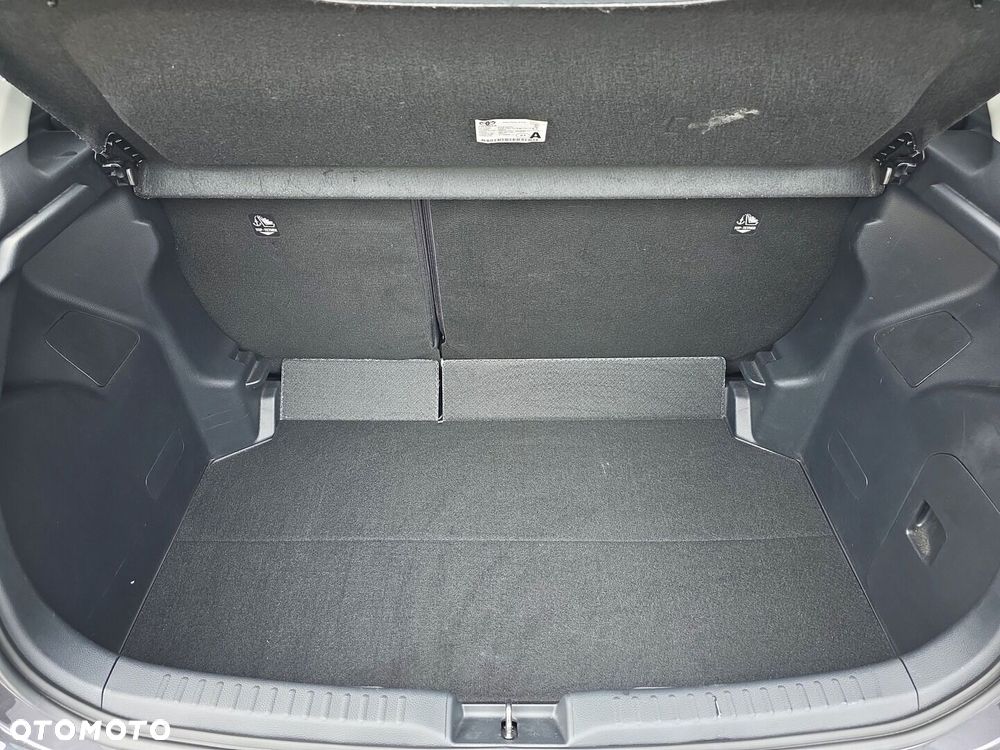 Toyota Yaris Hybrid 1.5 Style - 28