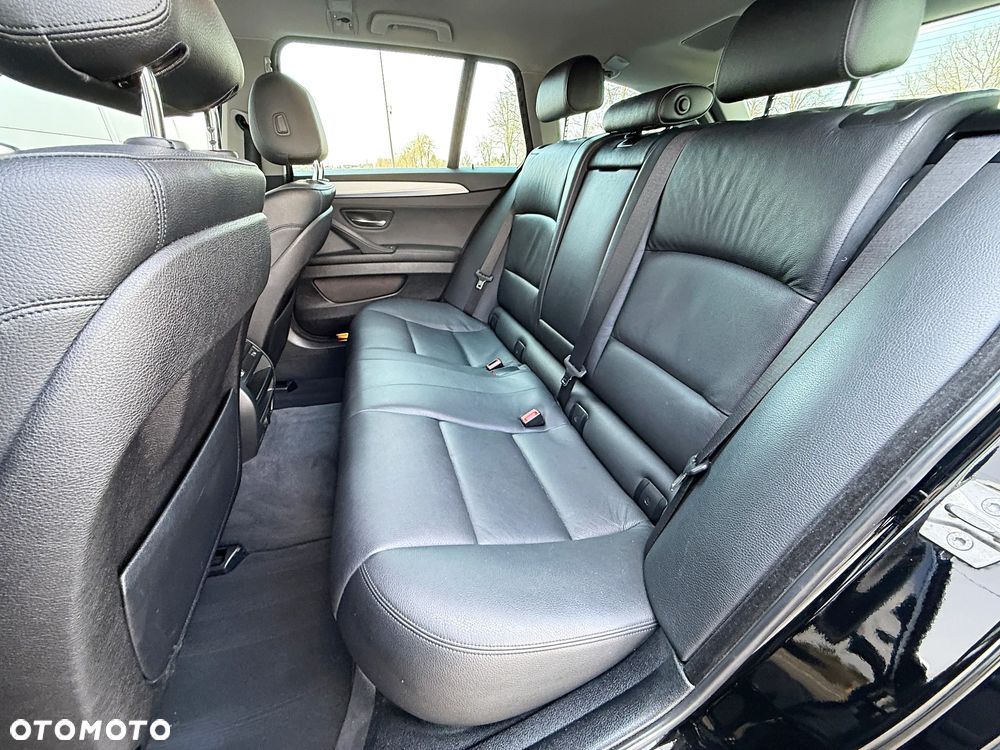BMW Seria 5 520d xDrive - 22