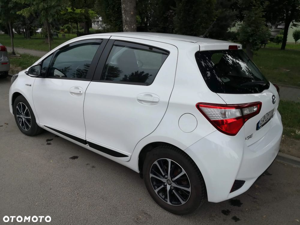 Toyota Yaris Hybrid 100 Premium EU6 - 14