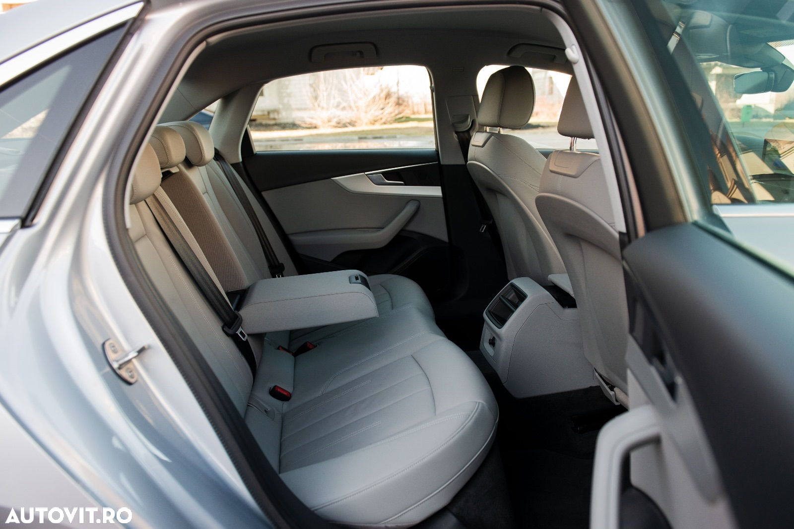Audi A4 35 TFSI S tronic design - 22