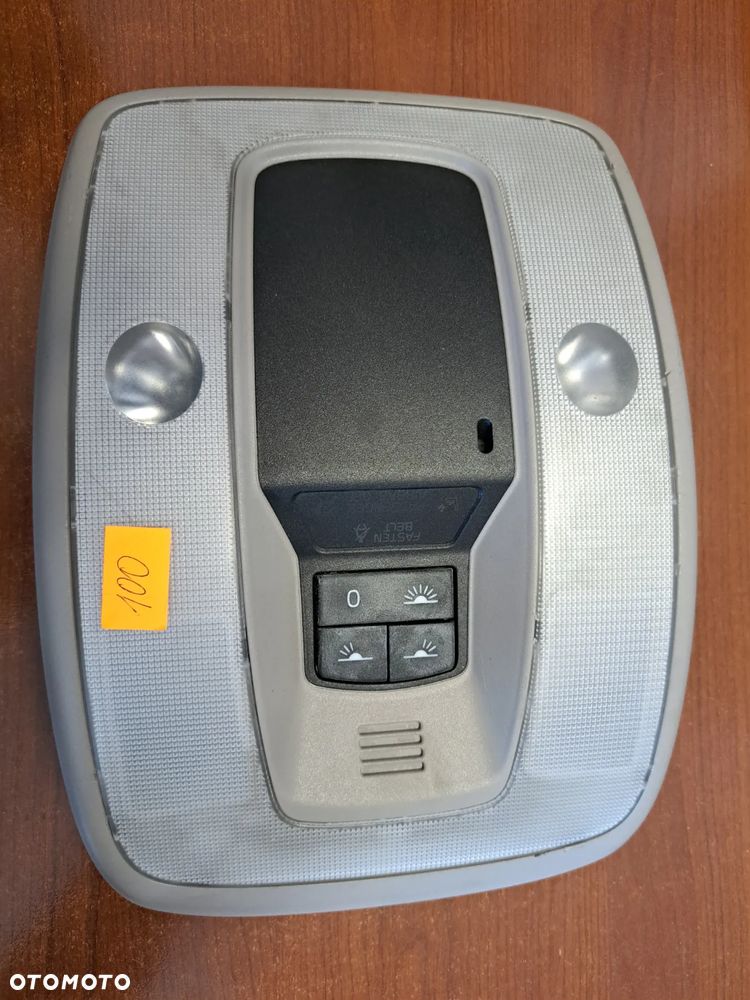 LAMPKA KABINY PODSUFITKI VOLVO V60 39806308