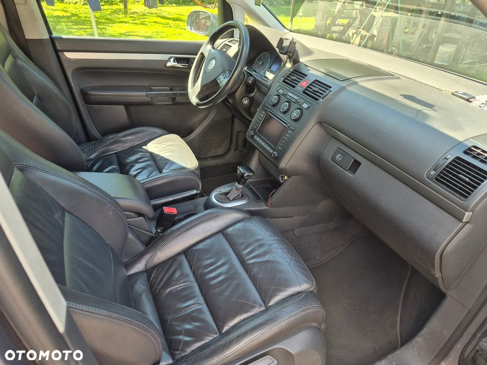 Volkswagen Touran 2.0 TDI Highline DSG - 6