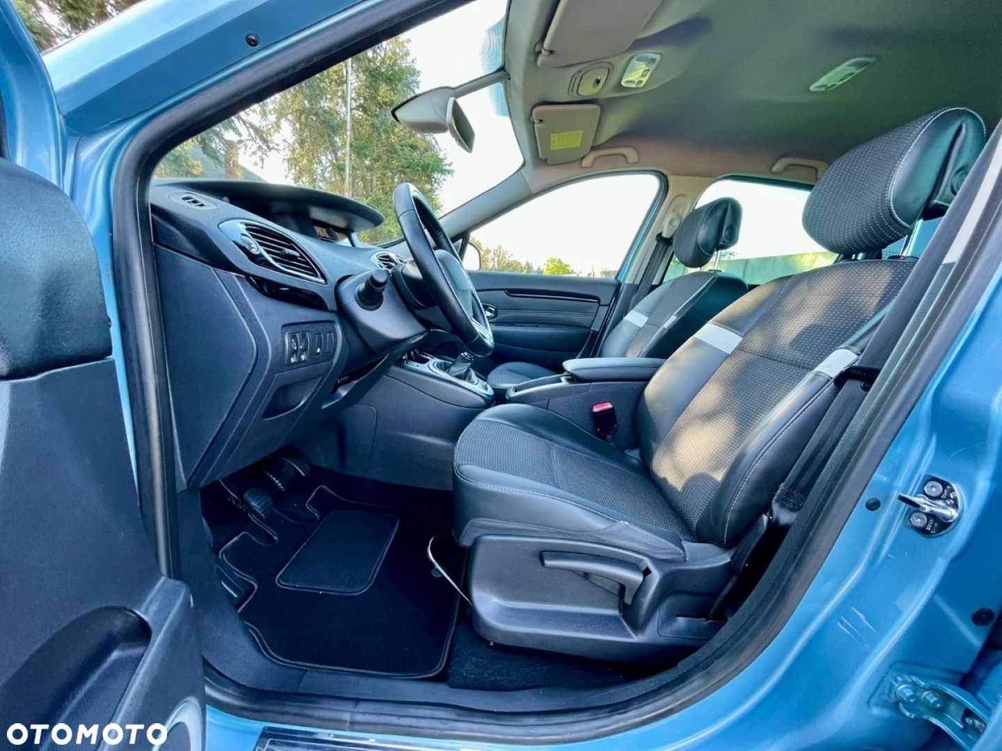 Renault Grand Scenic - 12