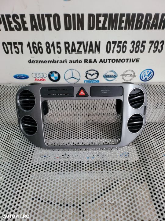 Consola Centrala Grila Ventilatie Centrala Ornament Bord Vw Golf 6 VI Plus An 2008-2013 Volan Stanga - 1