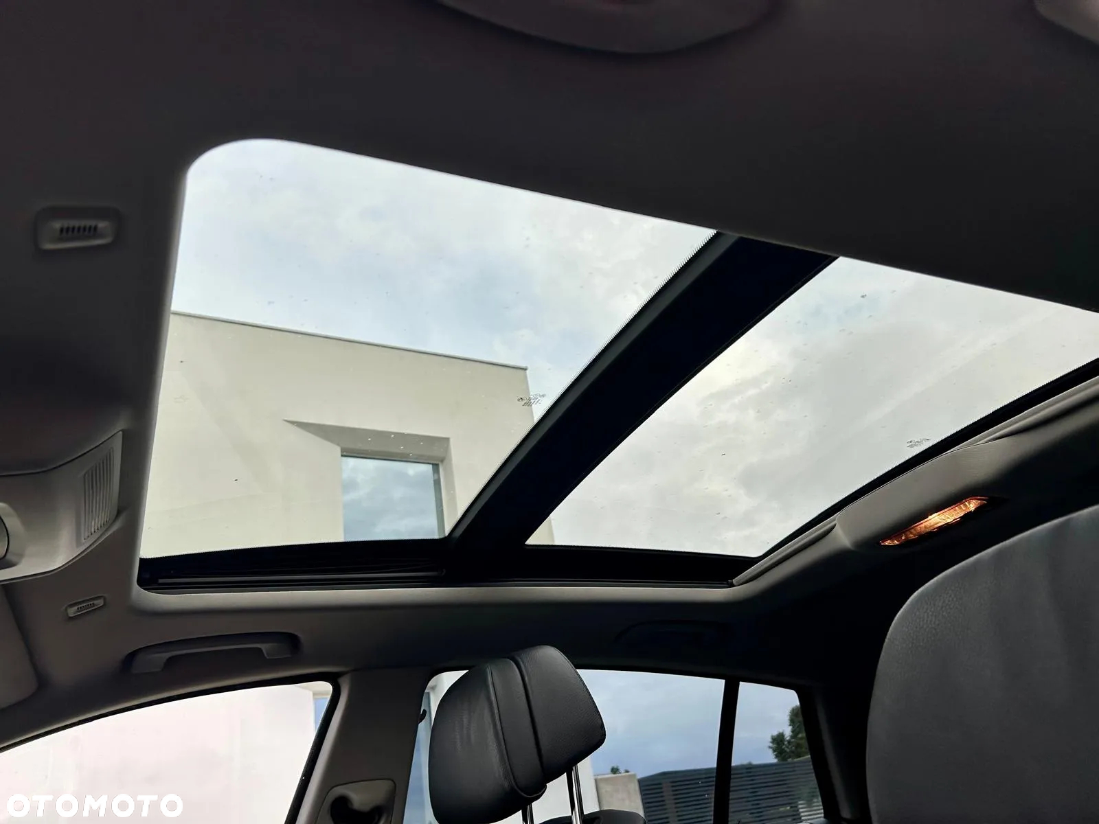 BMW Seria 5 550i - 6