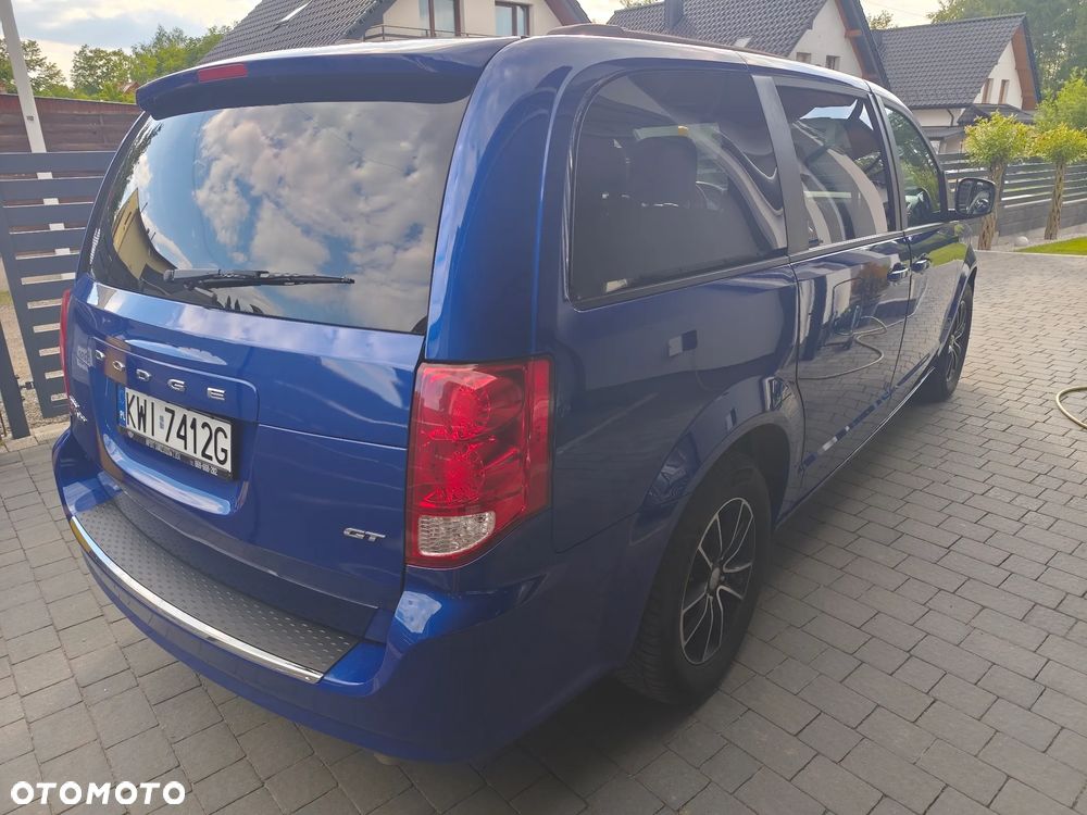 Dodge Grand Caravan - 4
