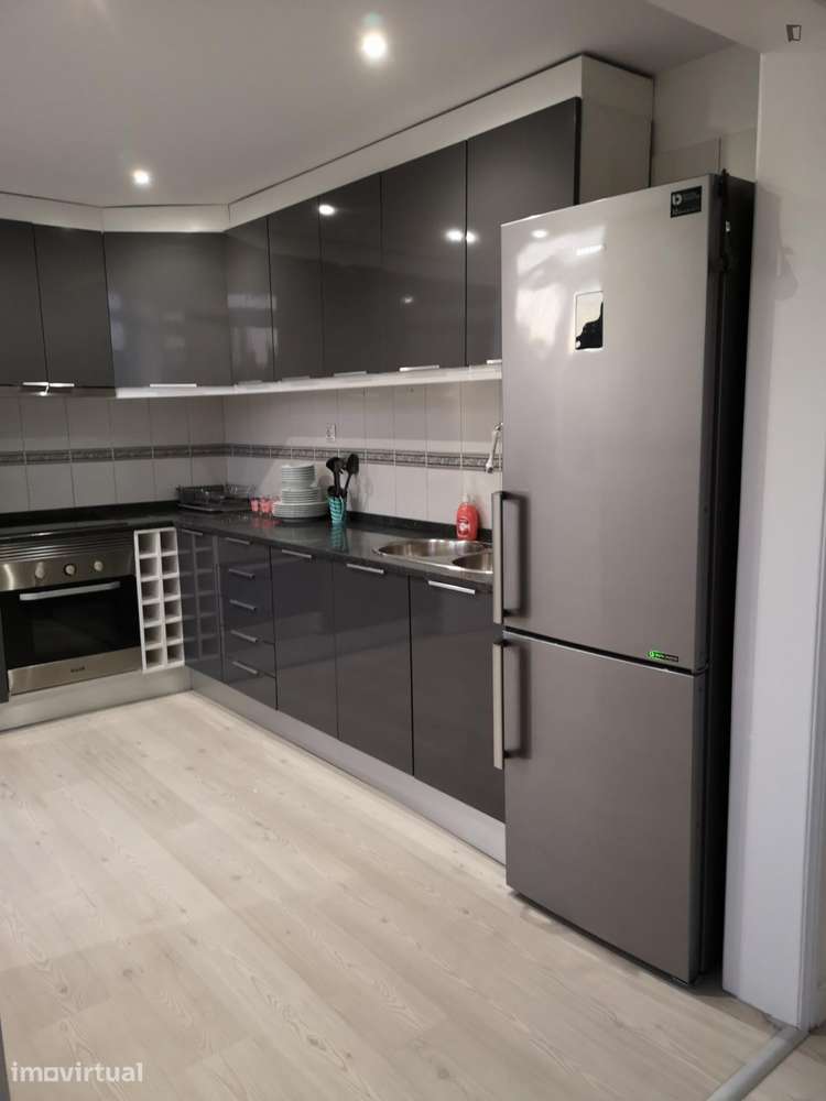 Quarto - localizado em Amadora Lisbon - Grande imagem: 2/20