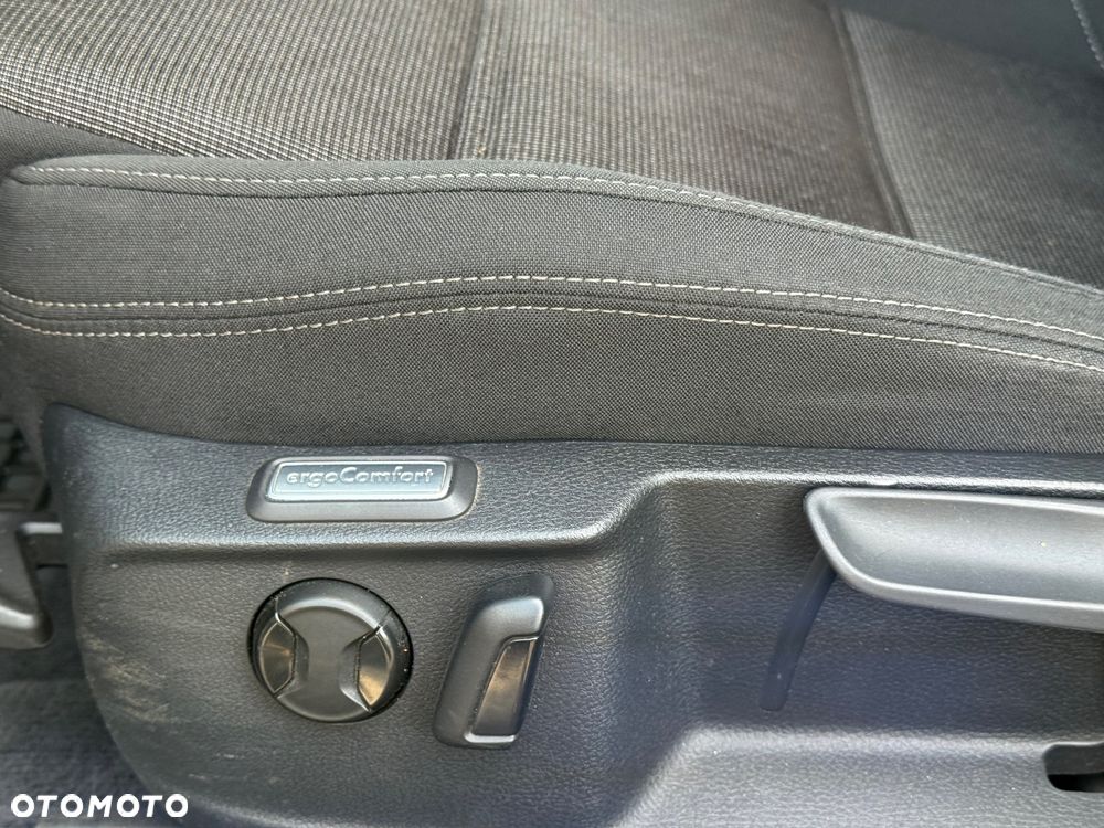 Volkswagen Passat - 9