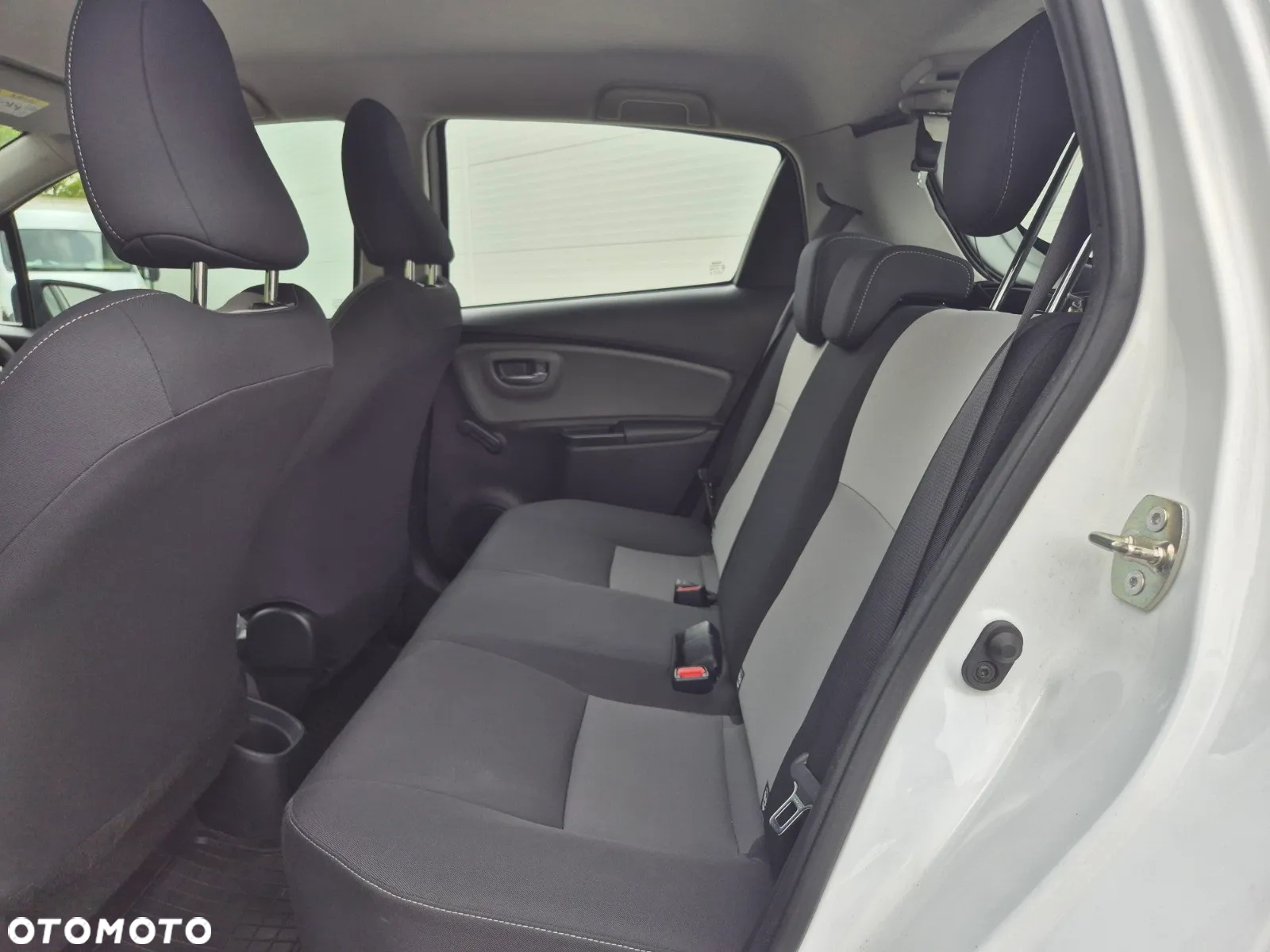 Toyota Yaris 1.5 Premium - 8