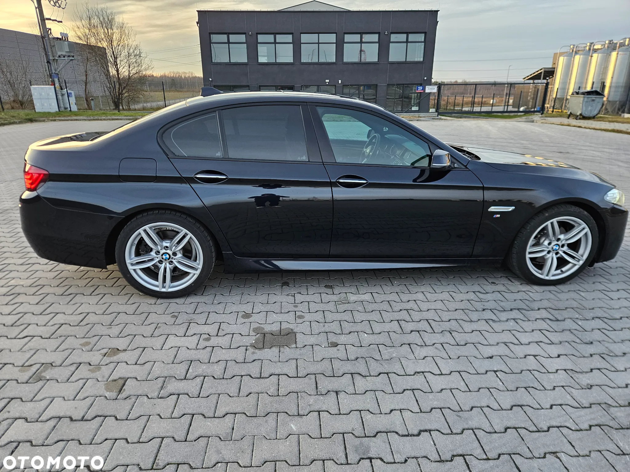 BMW Seria 5 520i Sport-Aut - 24
