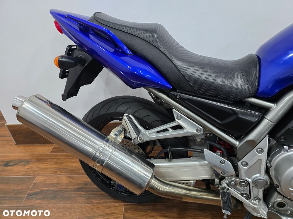 Yamaha FZS - 25