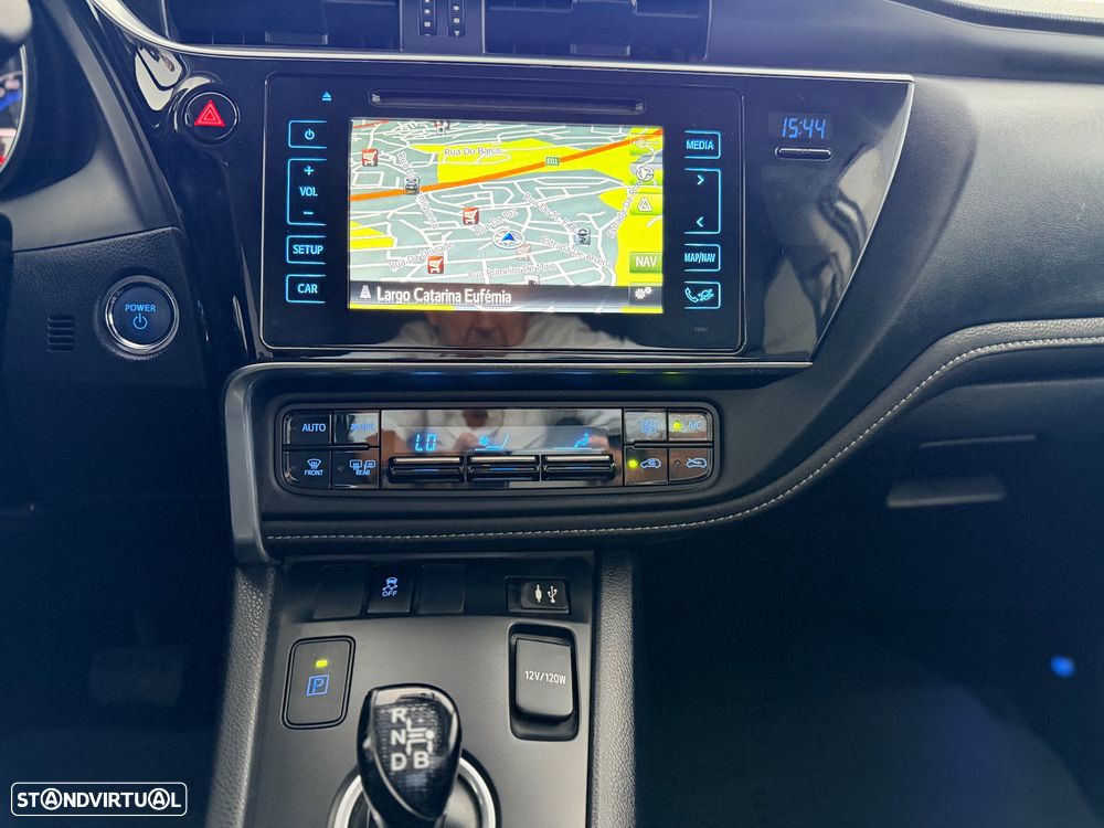 Toyota Auris 1.8 HSD Comfort +P.Sport+Navi - 16