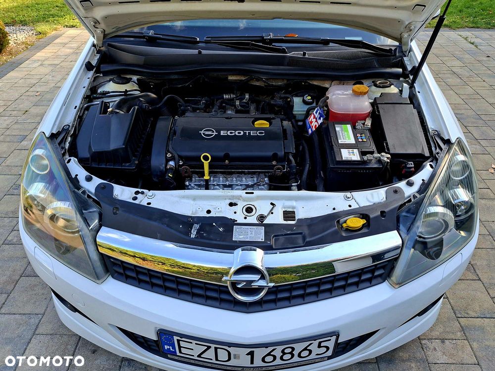 Opel Astra 1.6 Sport - 23