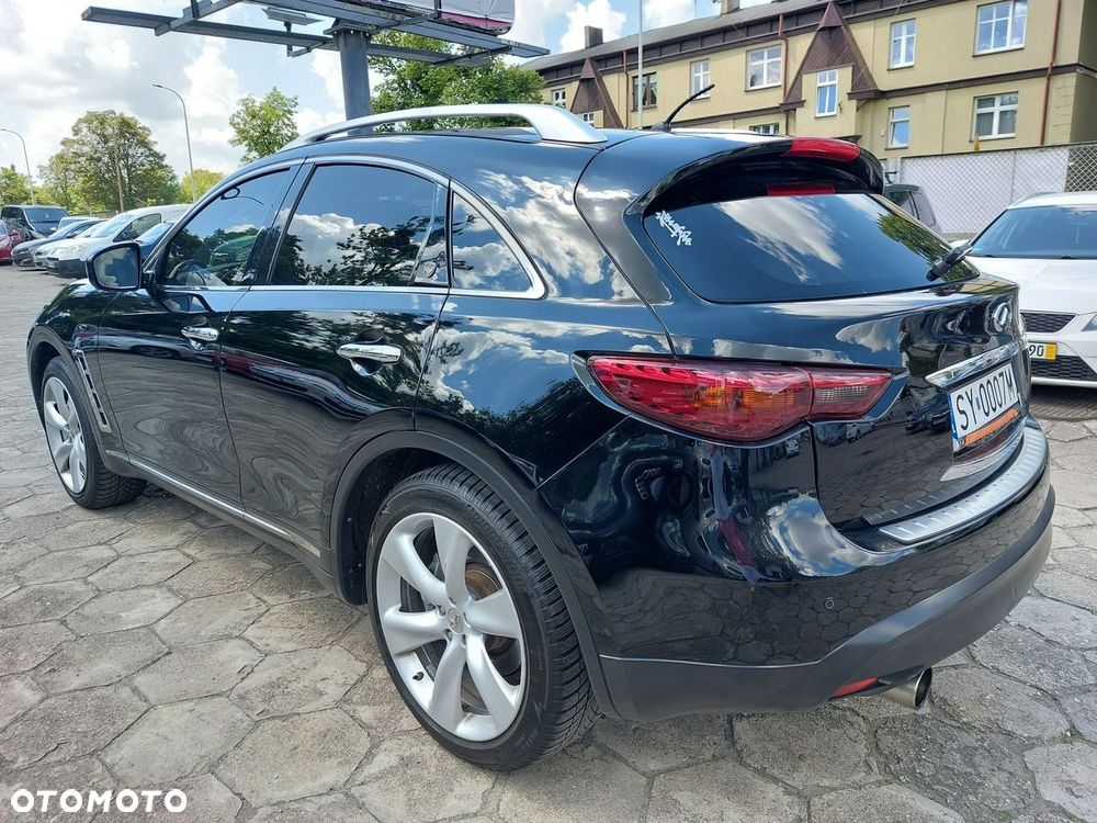 Infiniti FX - 12