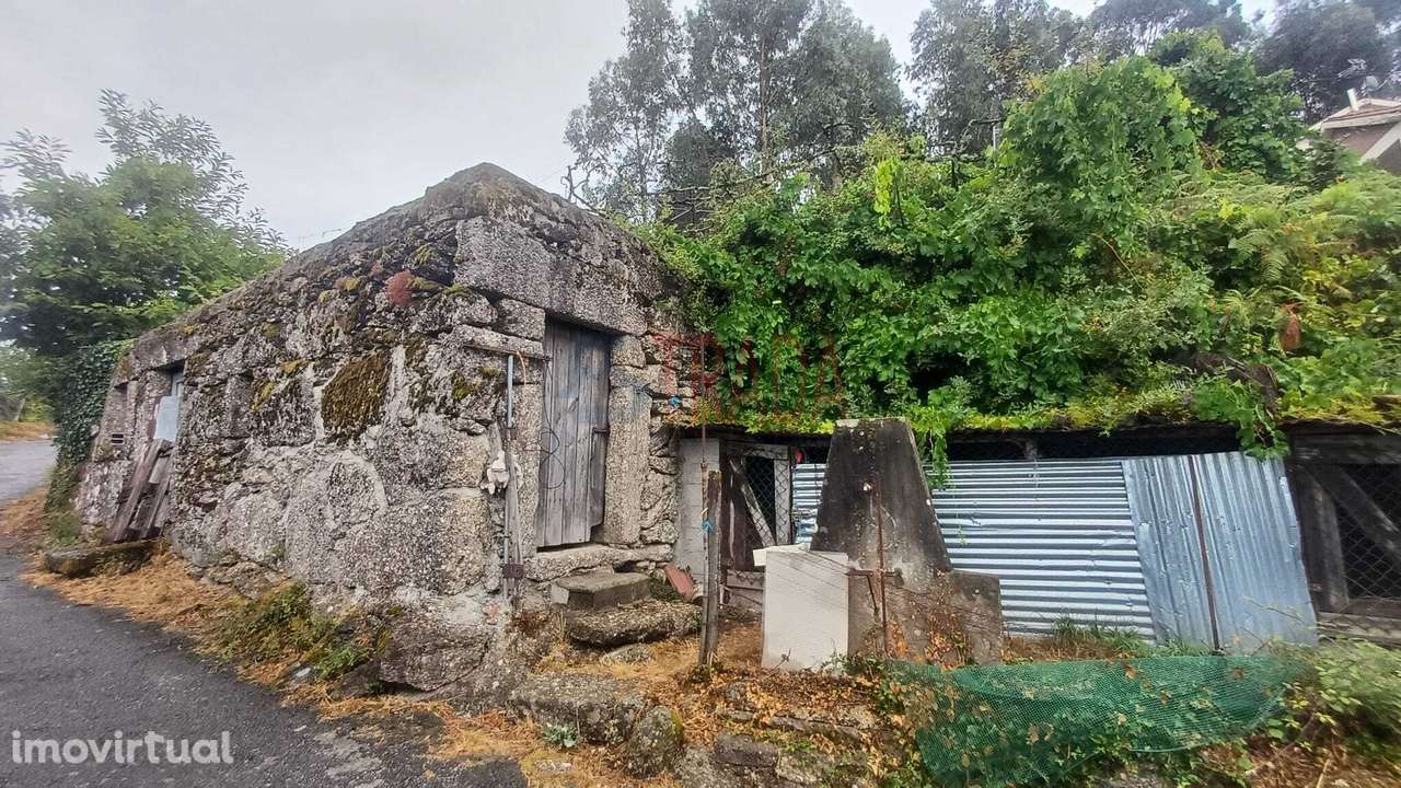 Moradia T2 com adega, horta e ruína em pedra para restauro – Vieira... - Grande imagem: 2/13