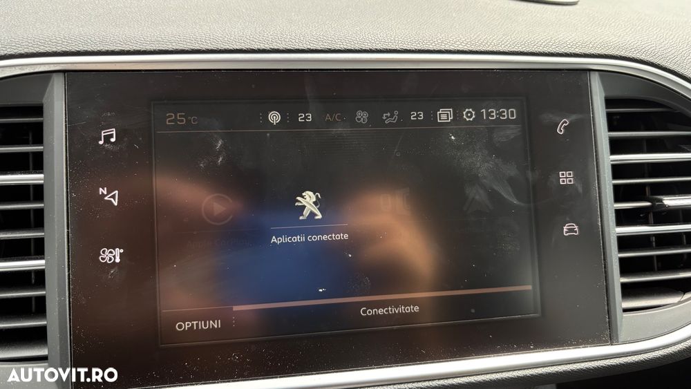Peugeot 308 1.2 L PureTech Turbo S&S Allure - 23