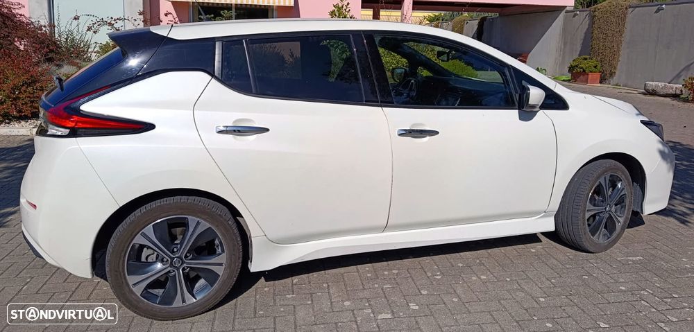 Nissan Leaf - 2