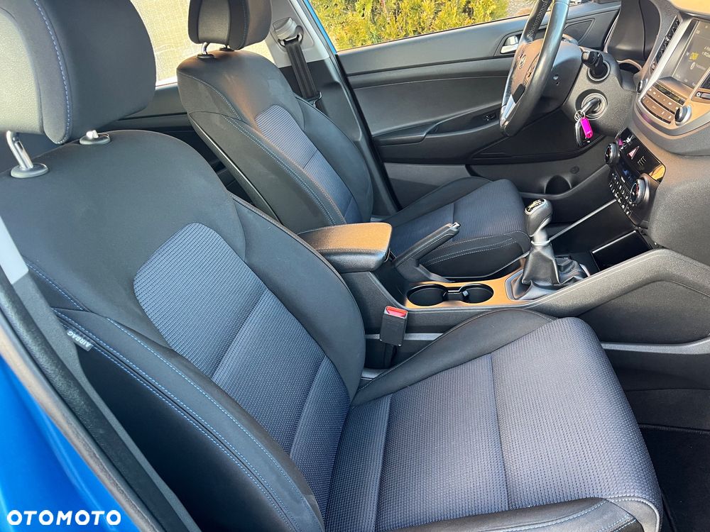 Hyundai Tucson blue 1.7 CRDi 2WD Intro Edition - 38