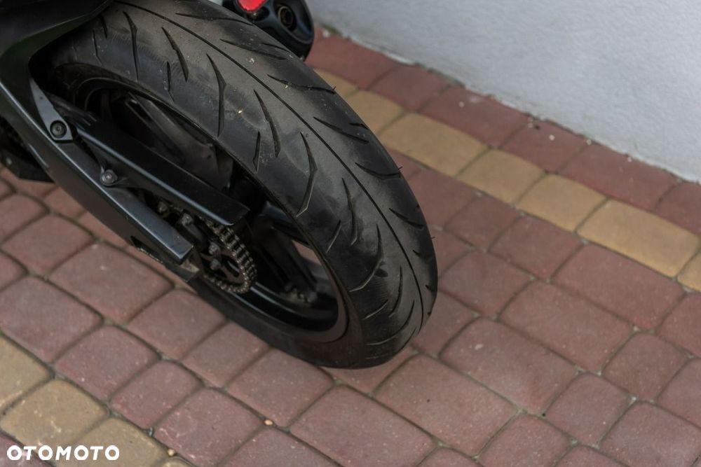Yamaha YZF - 9