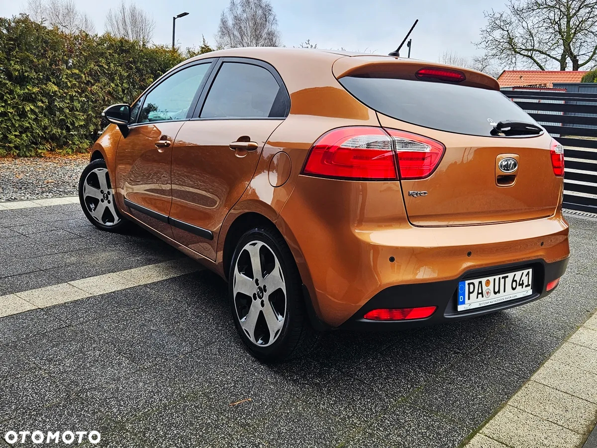 Kia Rio - 29