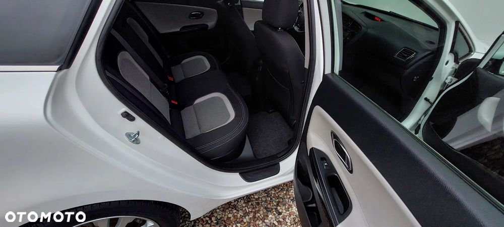 Kia Ceed 1.4 CVVT ISG Spirit - 27