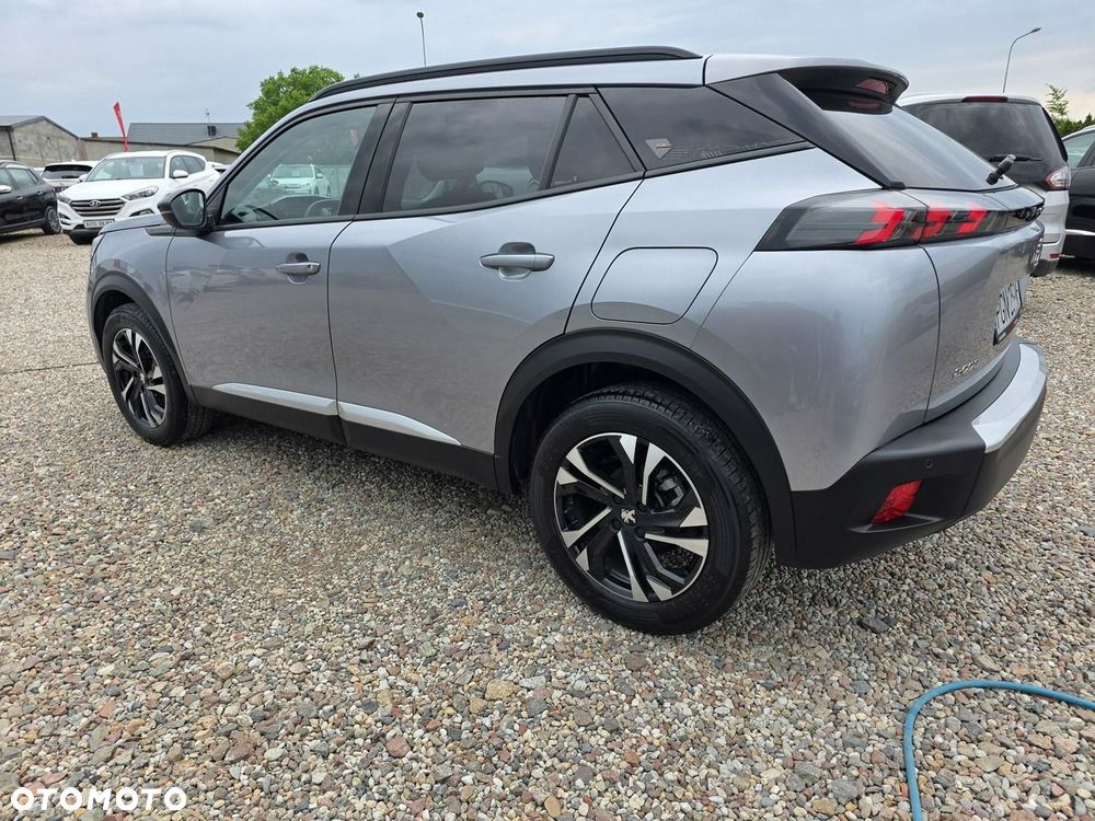 Peugeot 2008 1.5 BlueHDi Allure S&S EAT8 - 4