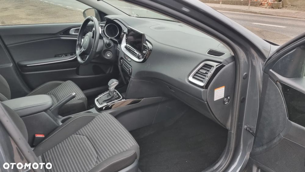 Kia Ceed 1.6 CRDi Eco-Dynamics+ (48V Mild-Hybrid) DCT7 GT Line - 33