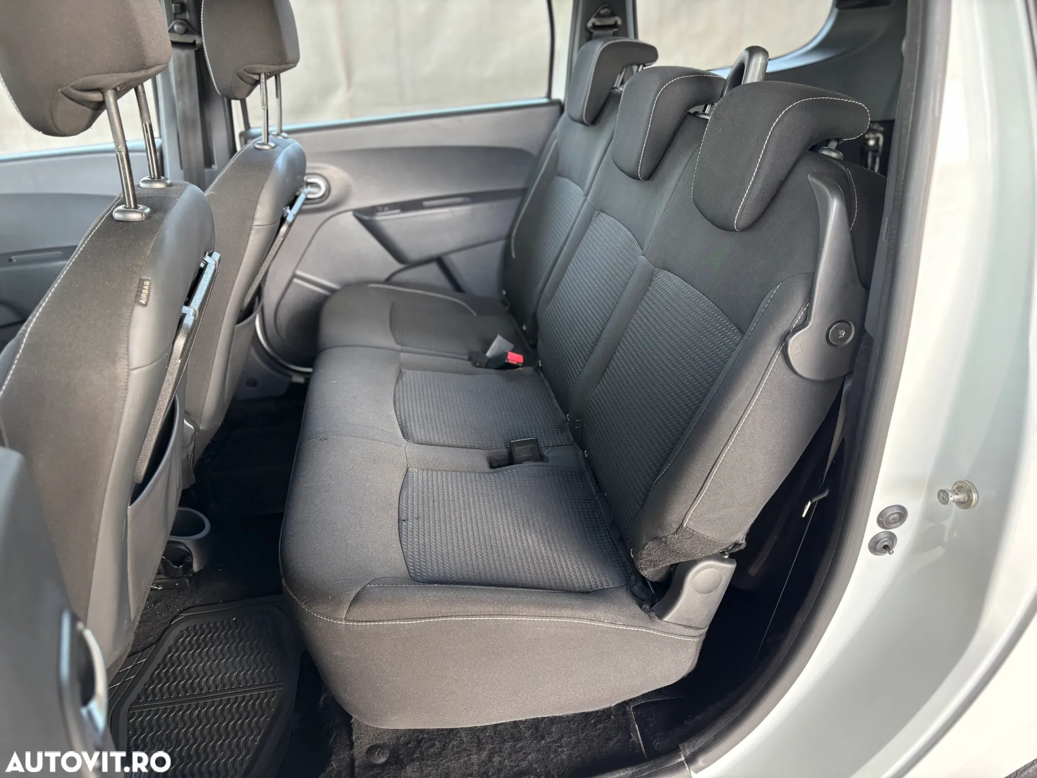 Dacia Lodgy 1.5 dCi 90 CP Ambiance - 28
