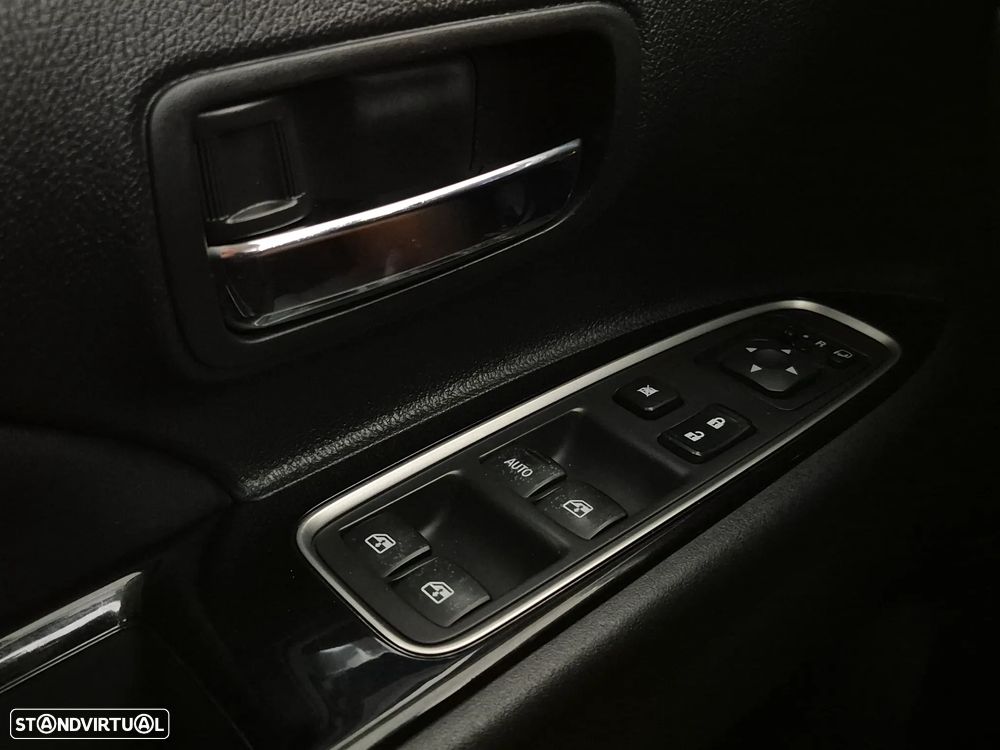 Mitsubishi Outlander 2.0 Intense Navi - 31