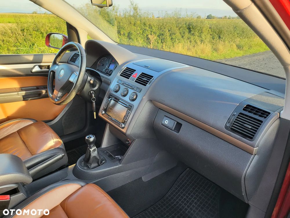 Volkswagen Touran 2.0 TDI DPF Cross - 16