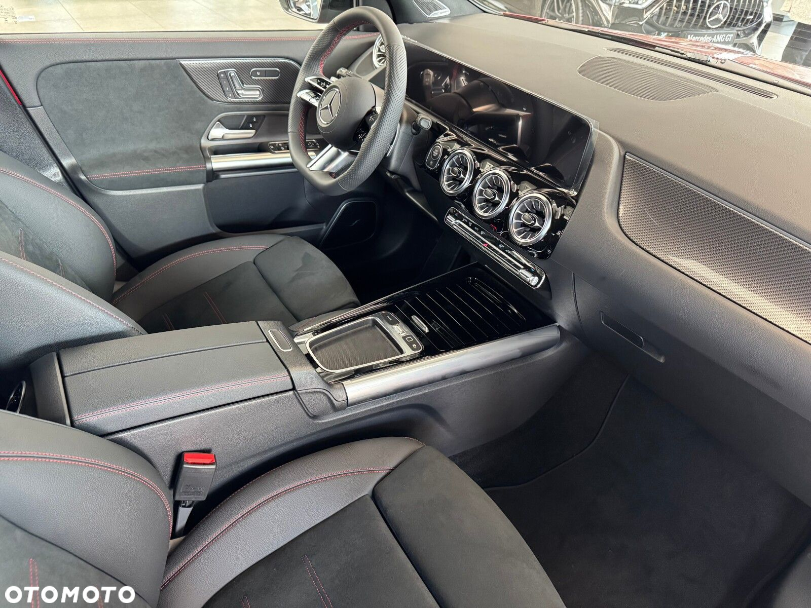 Mercedes-Benz GLA 200 - 12