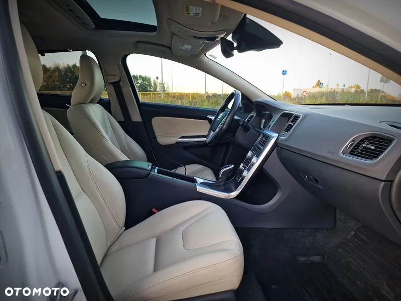 Volvo S60 T5 Geartronic Summum - 18