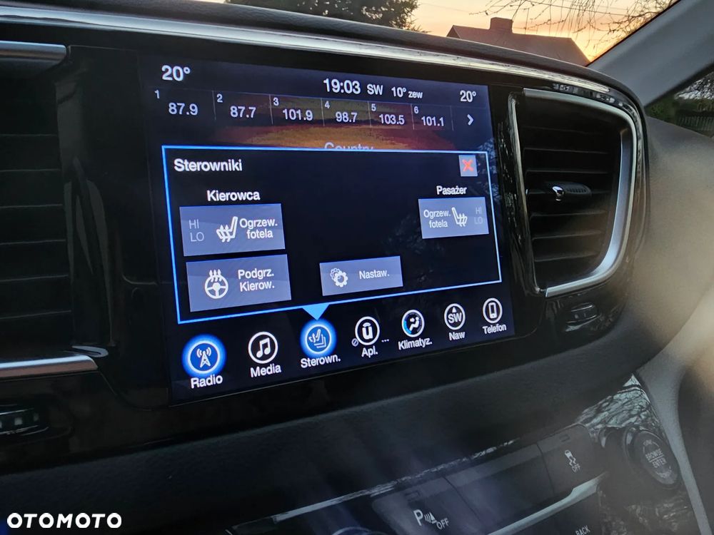 Chrysler Pacifica - 25