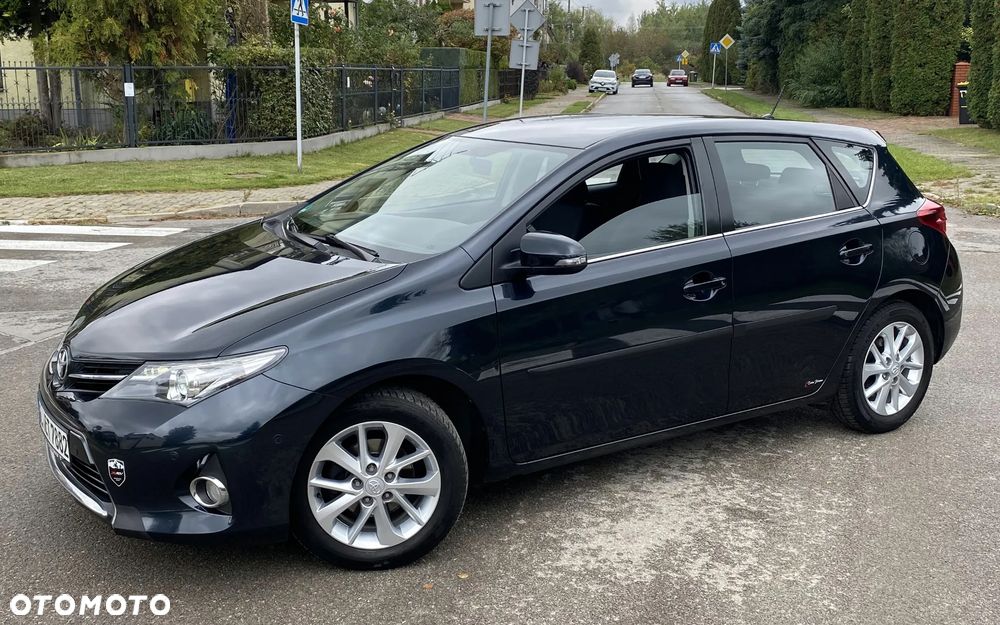 Toyota Auris 1.6 Executive - 3