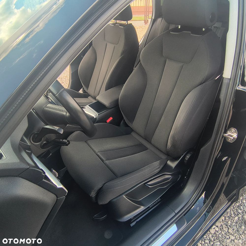 Audi A4 Avant 2.0 TDI Design - 25