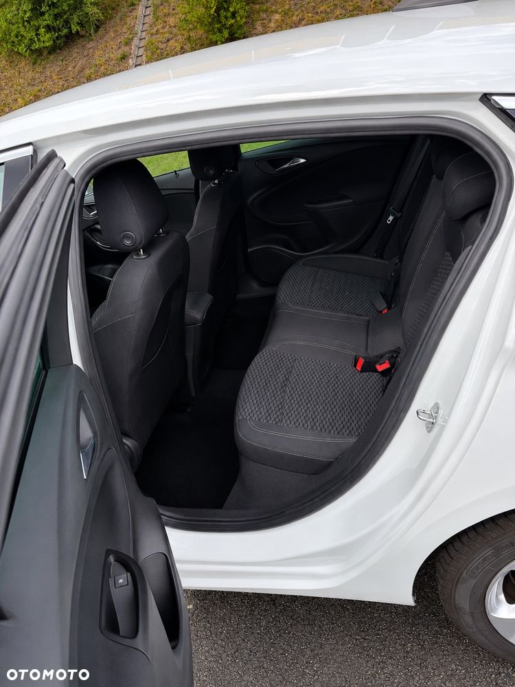 Opel Astra 1.6 BiTrb D (CDTI) Start/Stop Dynamic - 9