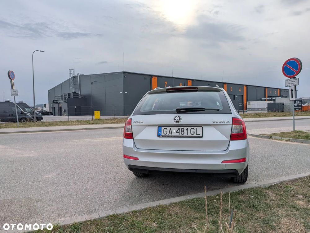 Skoda Octavia 1.6 TDI Ambition DSG - 4
