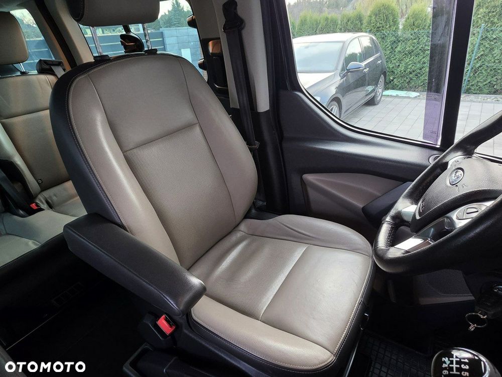 Ford Tourneo Custom - 18