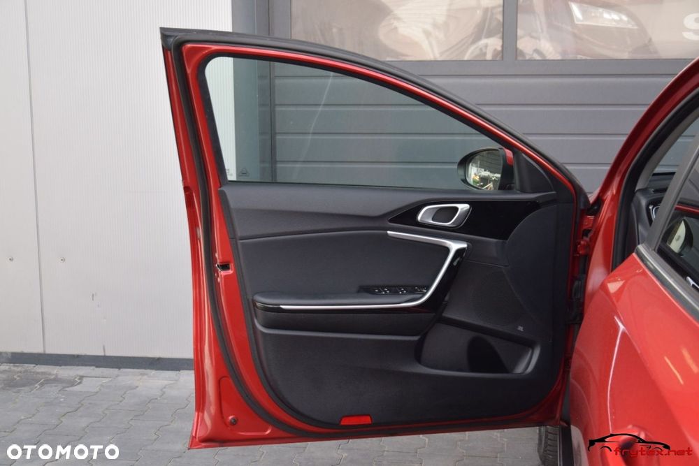 Kia XCeed - 16