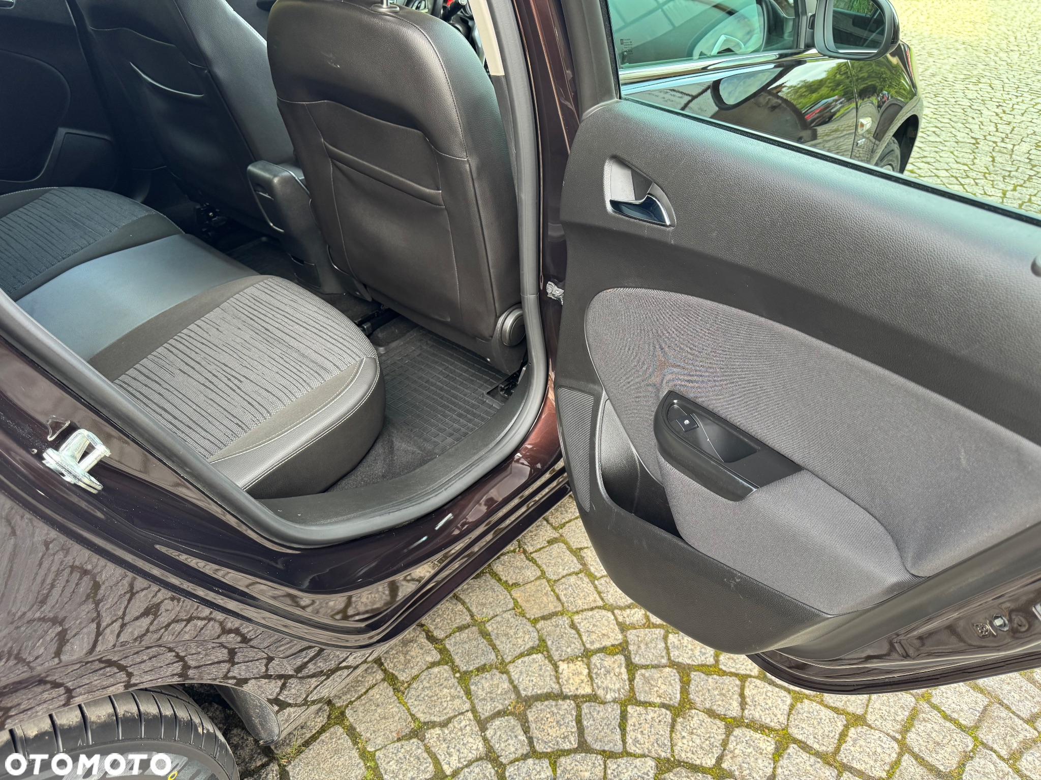 Opel Astra IV 1.4 T Cosmo - 24