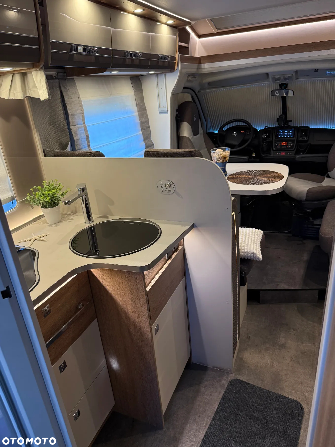 Dethleffs 7052  półintegra  camper kamper 5 osób - 25
