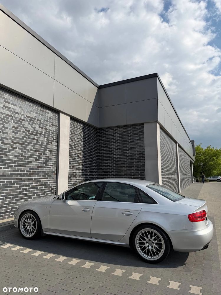 Audi A4 Limousine - 8