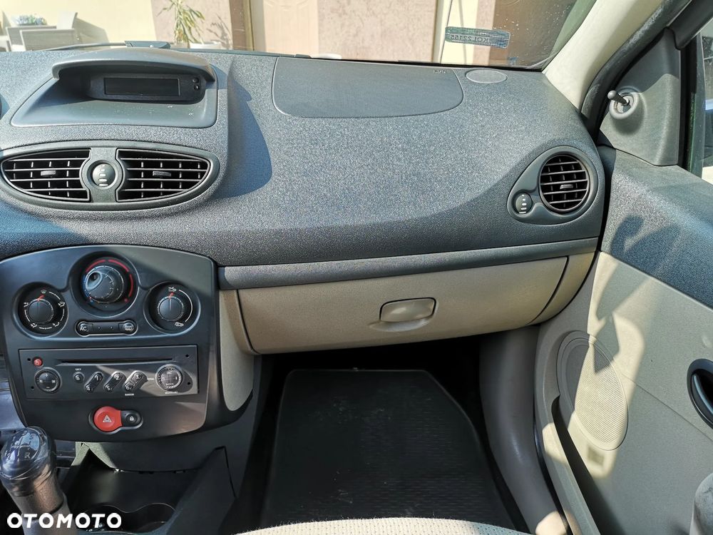 Renault Clio - 13