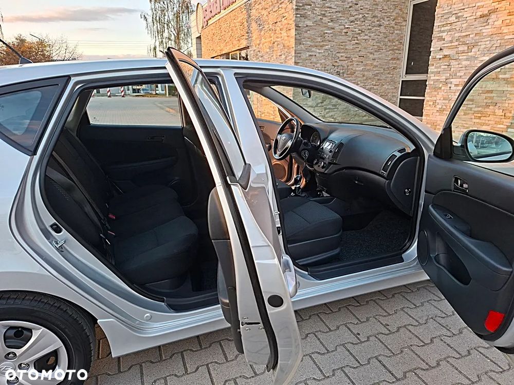 Hyundai i30 1.4 FIFA WM Edition - 28