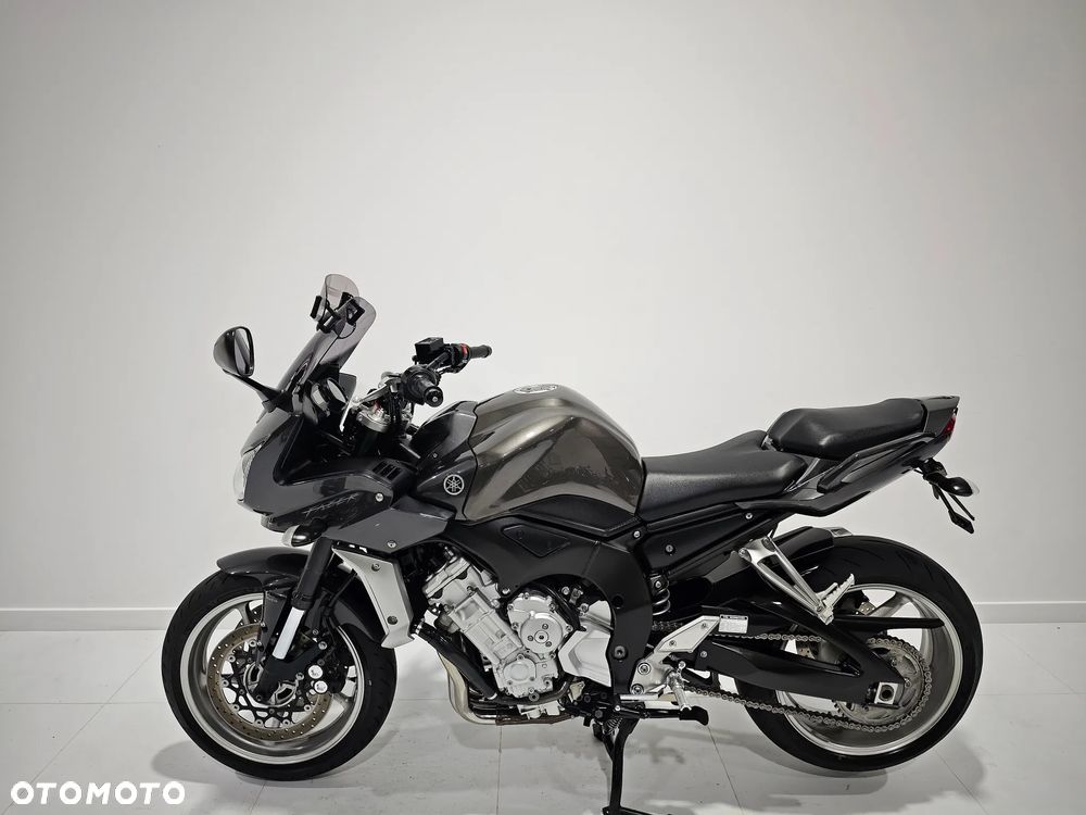 Yamaha FZ - 4