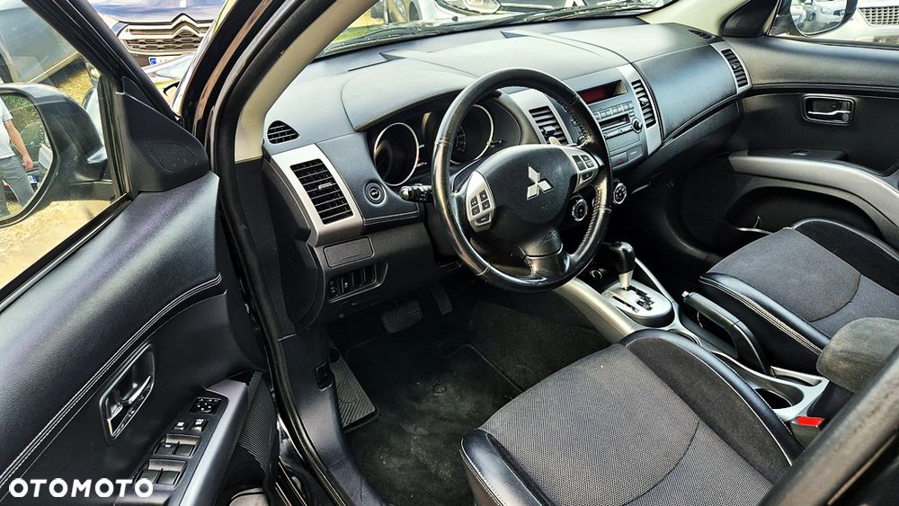 Mitsubishi Outlander 2.0 Intense 2WD EU5 CVT - 27