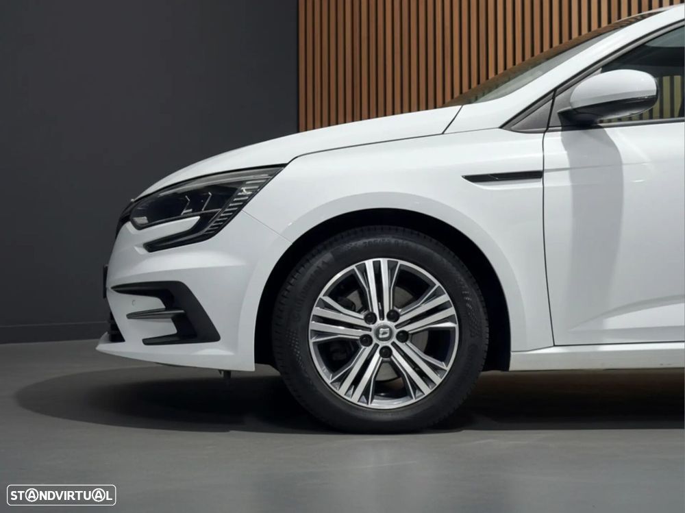 Renault Mégane E-Tech - 12