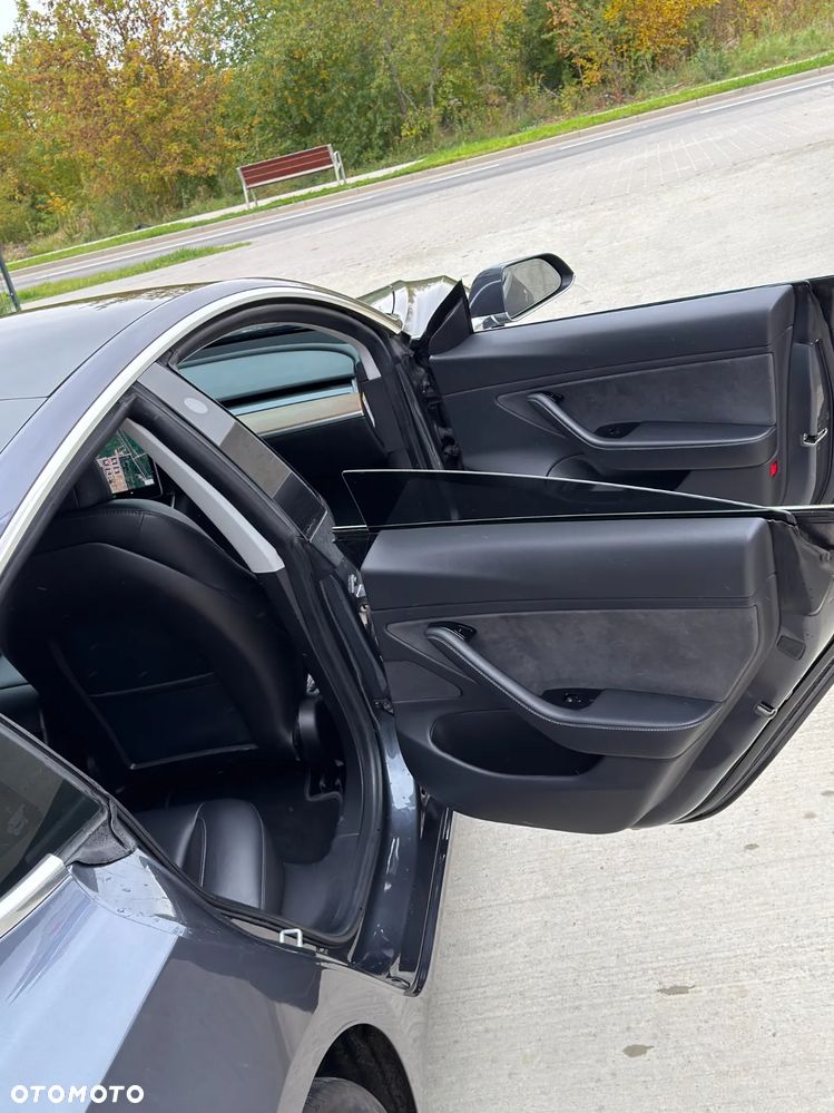 Tesla Model 3 - 14