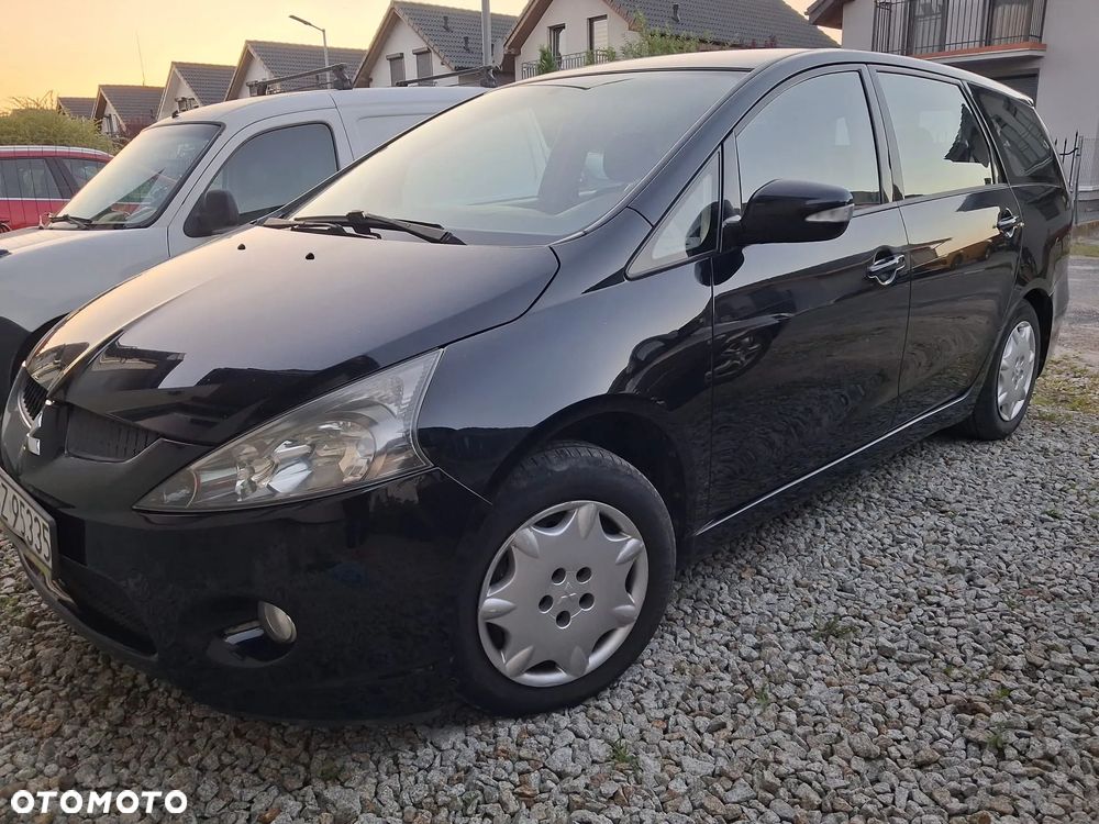 Mitsubishi Grandis - 9